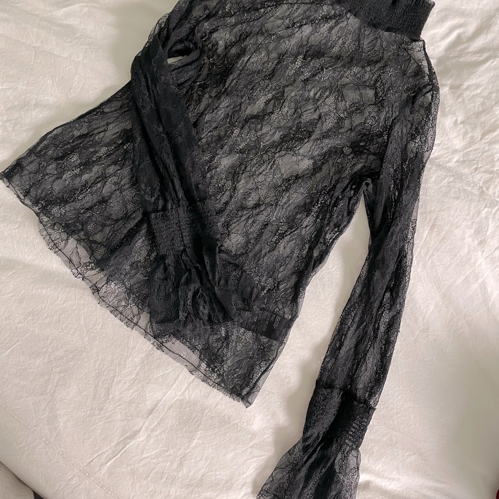 H&M lace shirt